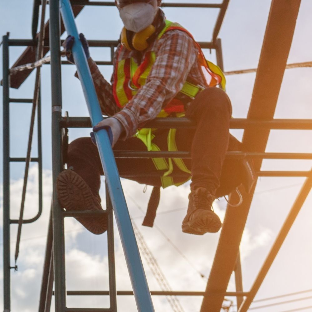 A Guruló Állványok: A Rugalmas és Biztonságos Munkaeszköz