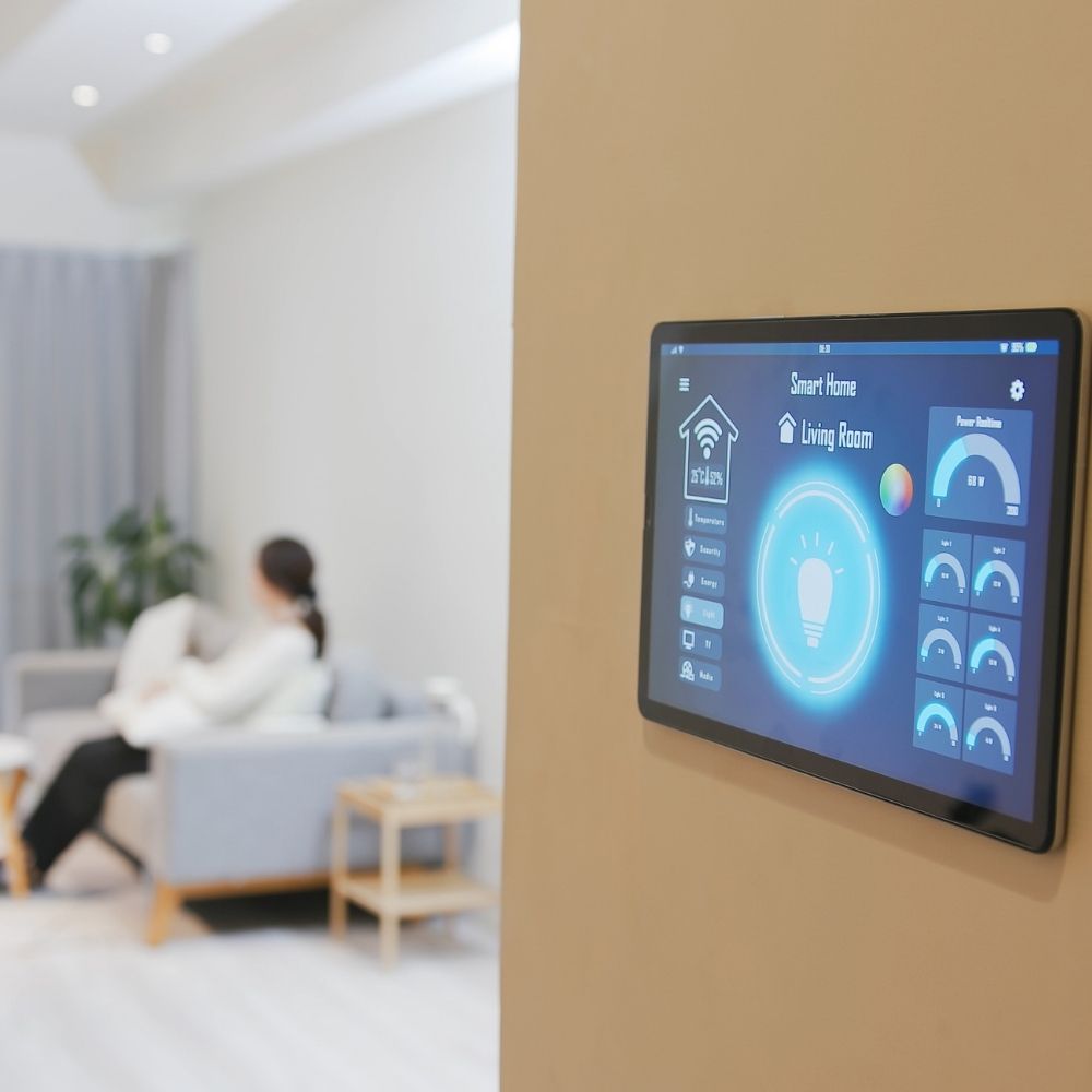 A Fakro Tetőablakok, Padlásfeljárók és Fényzáró Rolók: Az Otthonok Megvilágításának Mesterei