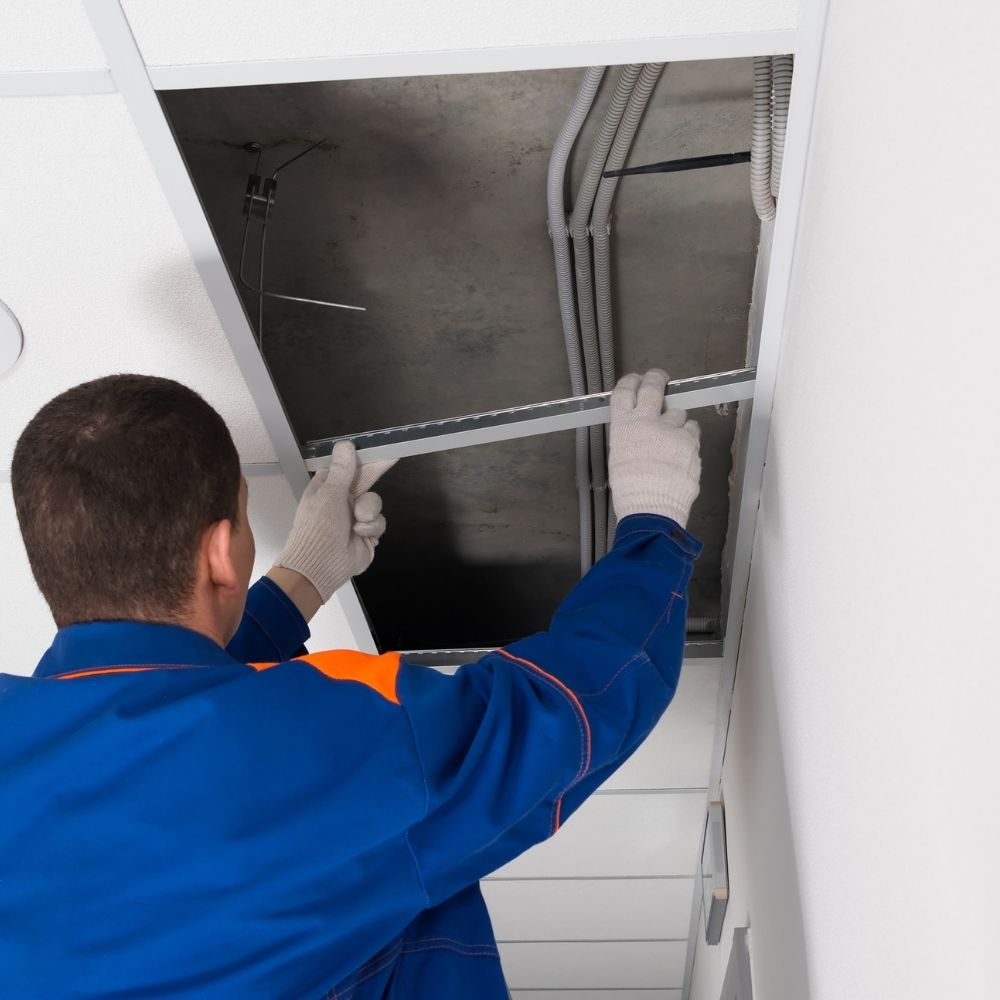 Az álmennyezet telepítése lépésről-lépésre